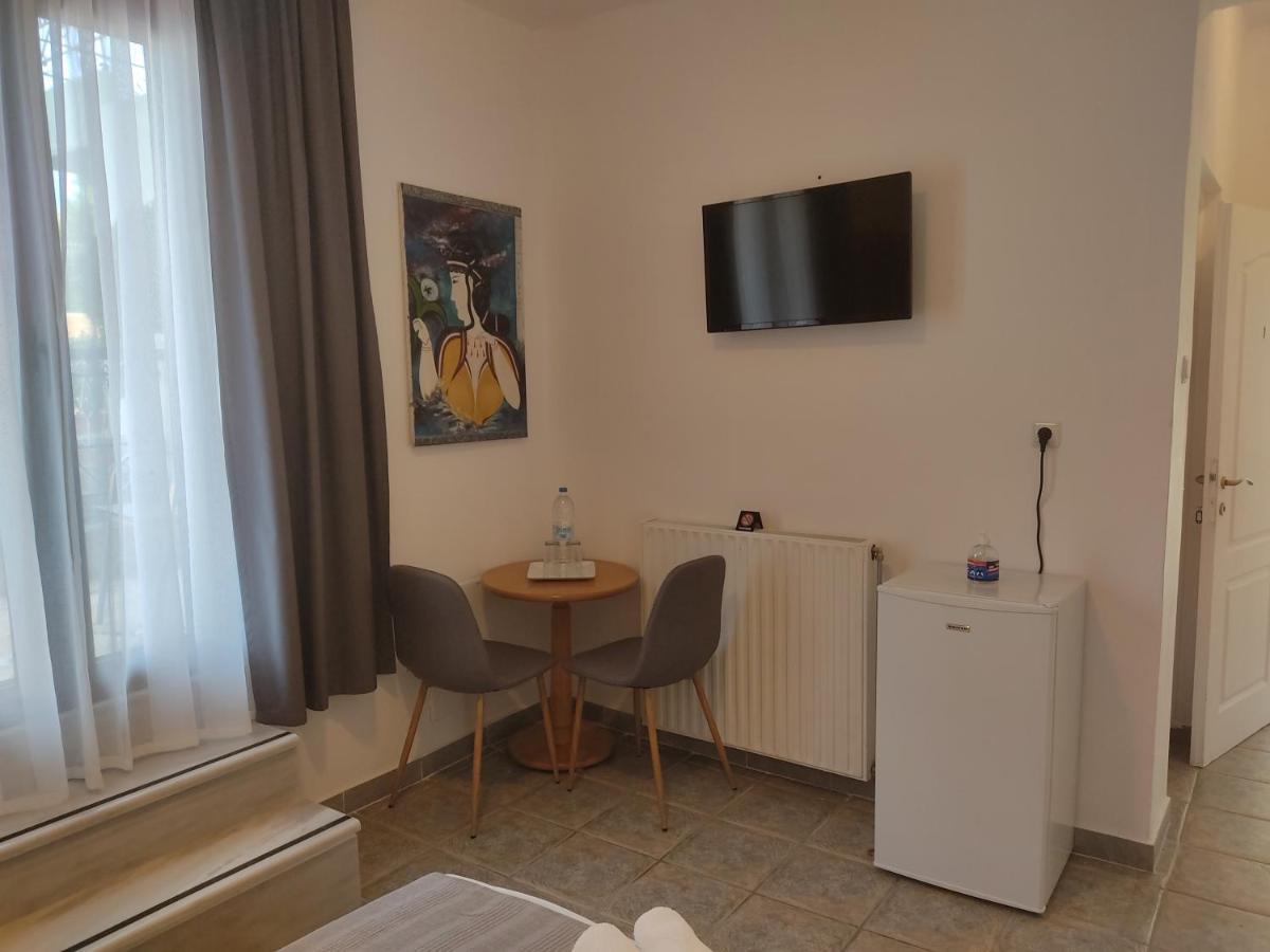 Hotel Xenonas Κithαiron à Vília Extérieur photo