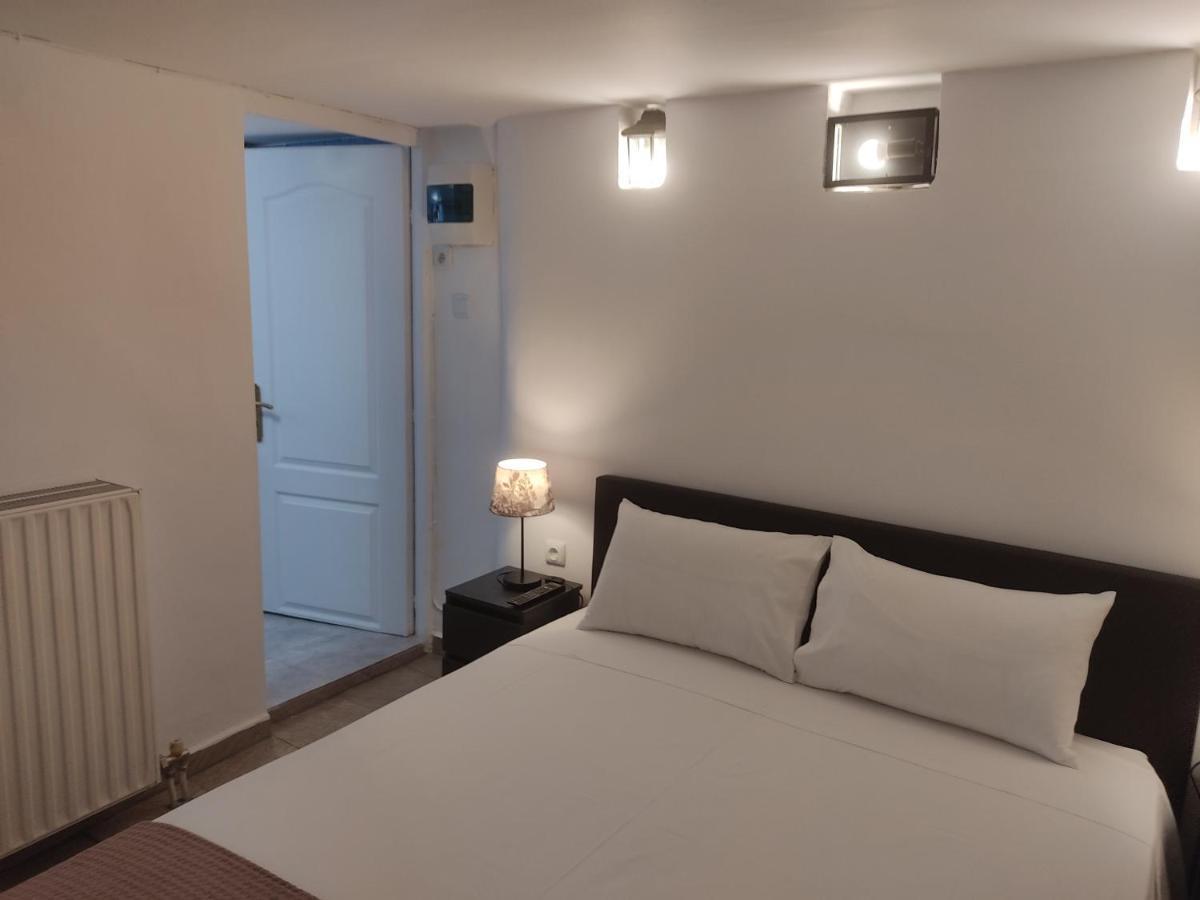 Hotel Xenonas Κithαiron à Vília Extérieur photo