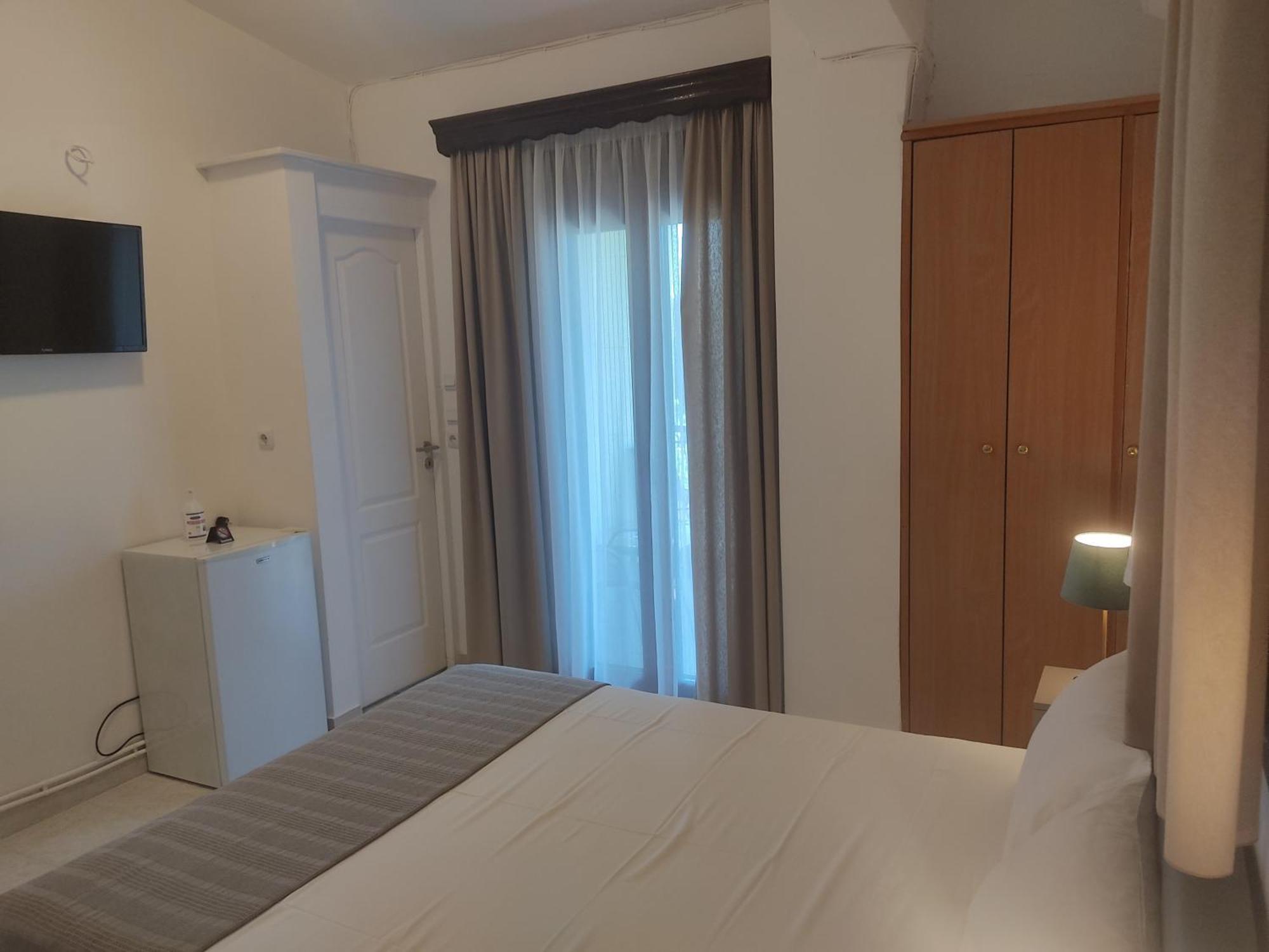 Hotel Xenonas Κithαiron à Vília Extérieur photo