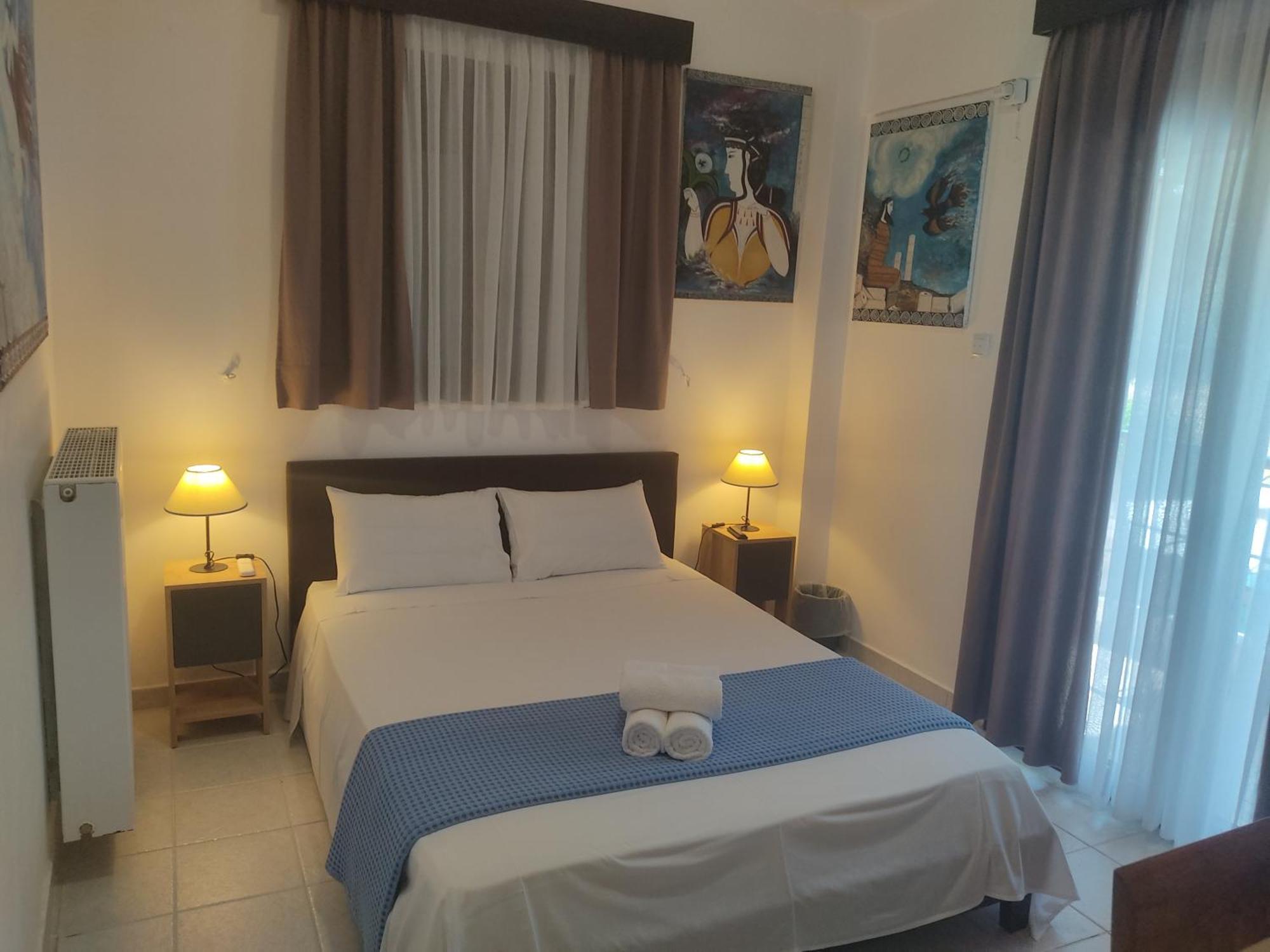 Hotel Xenonas Κithαiron à Vília Extérieur photo