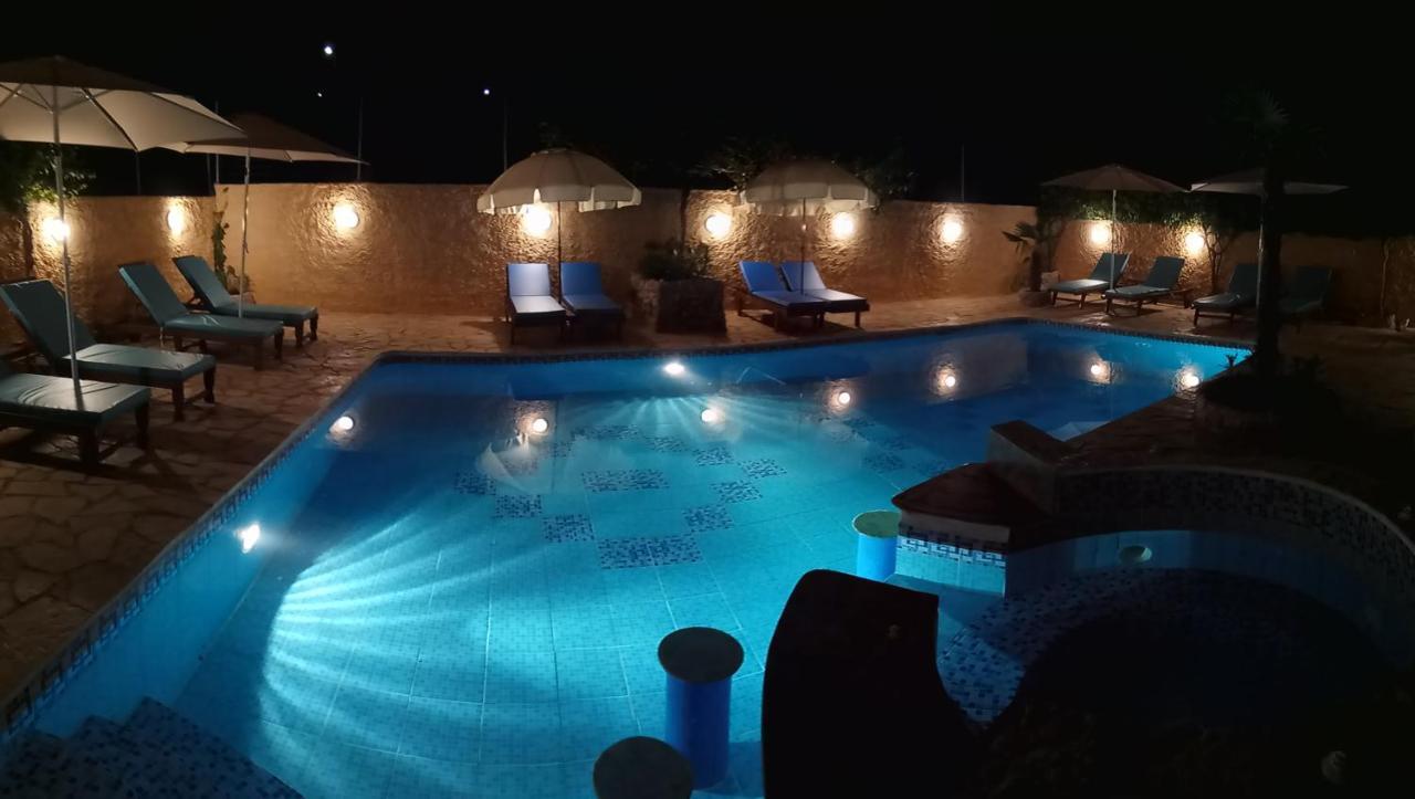 Hotel Xenonas Κithαiron à Vília Extérieur photo